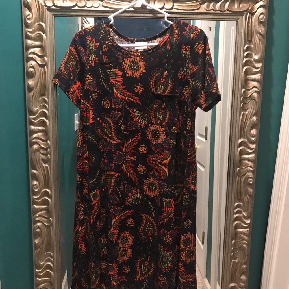 Small LuLaRoe Carly